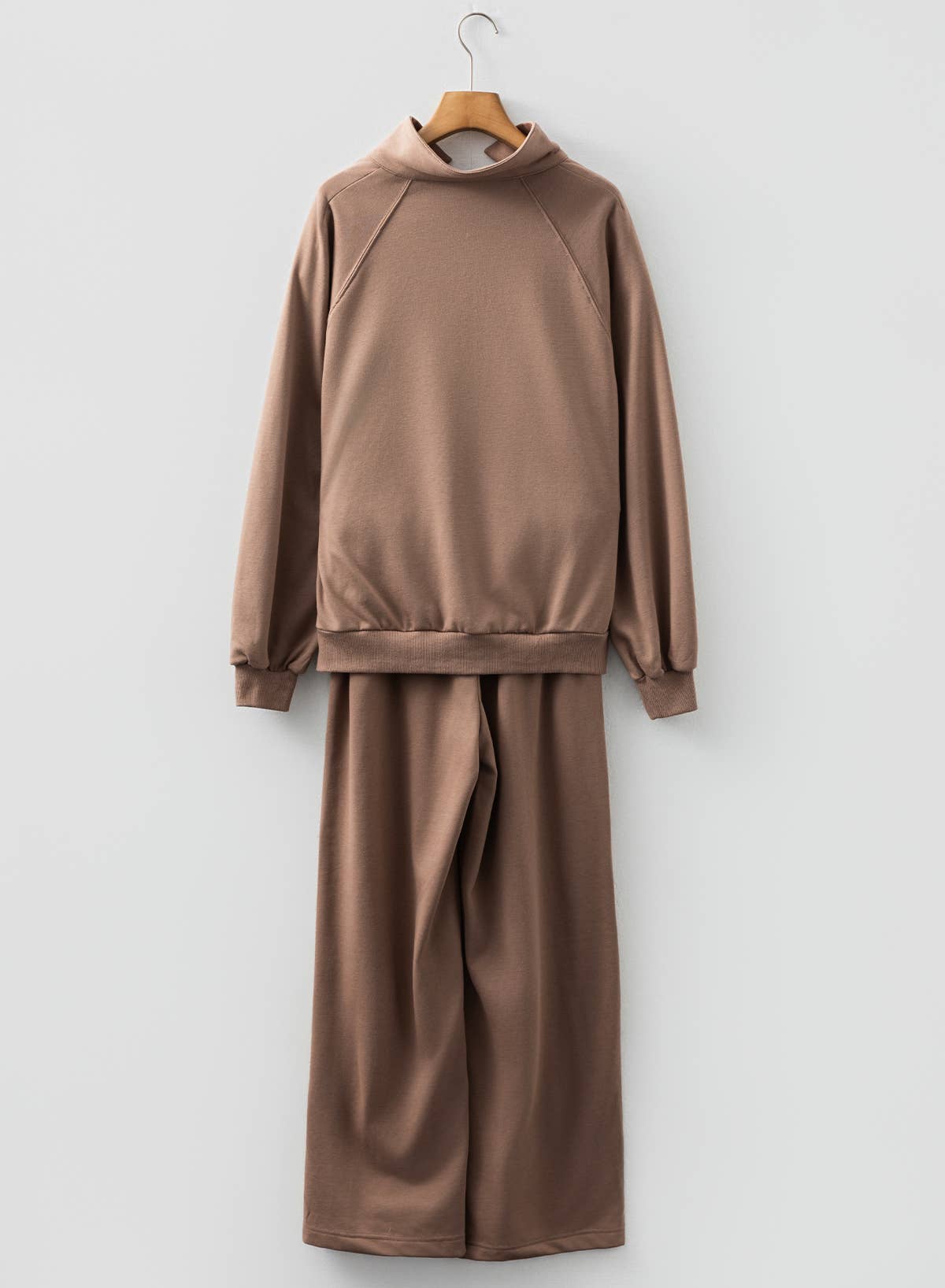 Polo Collar V-Neck Pullover and Drawstring Sweatpants Set